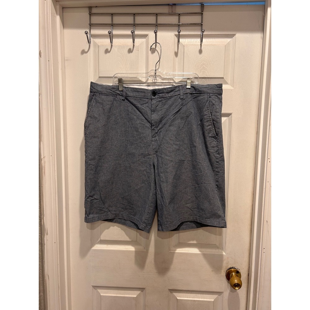 Old Navy Ultimate Slim Built-In Flex Shorts Blue Chambray Mens 40 Cotton Stretch